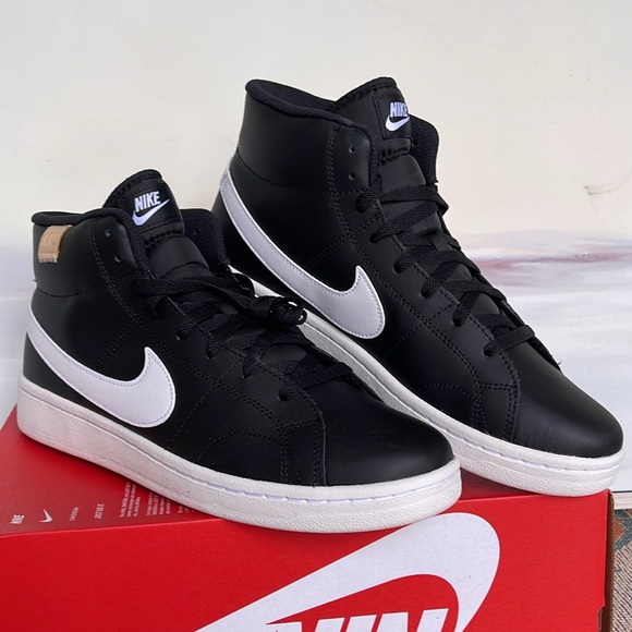 Nike Men’s Court Royale 2 Mid
Black/White Onyx/White
Style CQ9179-001 - Picture 9 of 16